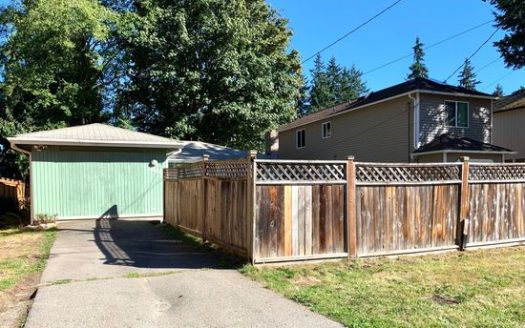 4-Bedroom Single Family Home for Rent in Seattle, WA 98133 – $2900/mo | 3 Baths | Updated 2025