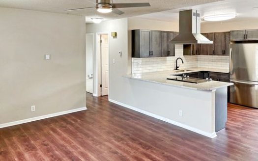 3-Bedroom Townhouse  for Rent in Denver, CO 80219 – $2500/mo | 2 Baths | Updated 2025