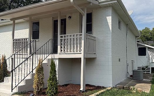 Multi Family Home for Sale in Nashville, TN 37210 – 6 Bedrooms, 2 Baths – $520000