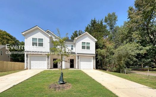 3-Bedroom Townhouse  for Rent in Charlotte, NC 28216 – $1795/mo | 3 Baths | Updated 2025