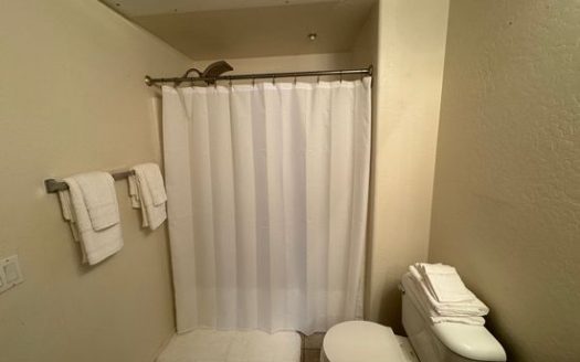 3-Bedroom Townhouse  for Rent in Phoenix, AZ 85053 – $2400/mo | 3 Baths | Updated 2025