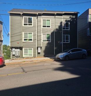 8-Bedroom Townhouse  for Rent in Seattle, WA 98105 – $7800/mo | 5 Baths | Updated 2025