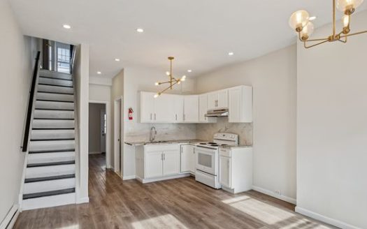 4-Bedroom Townhouse  for Rent in Philadelphia, PA 19133 – $1595/mo | 2 Baths | Updated 2025