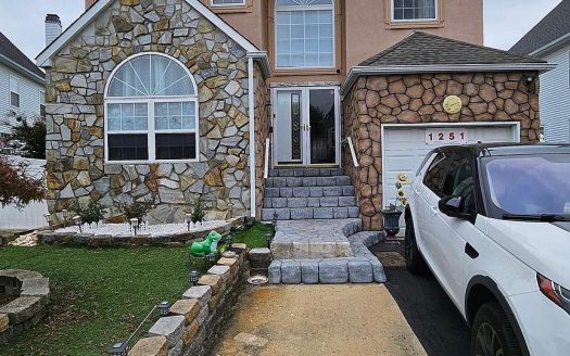 Single Family Home for Sale in Philadelphia, PA 19115 – 5 Bedrooms, 4 Baths – $778000