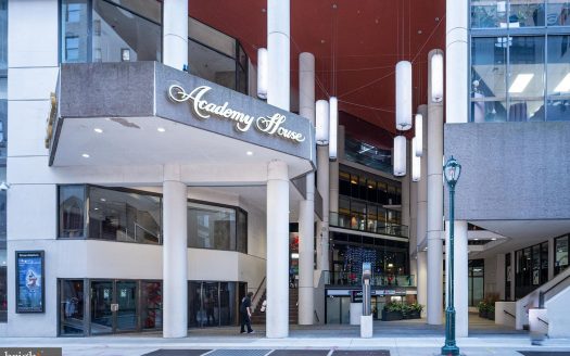 Condo for Sale in Philadelphia, PA 19102 – 1 Bedroom, 1 Bath – $274000