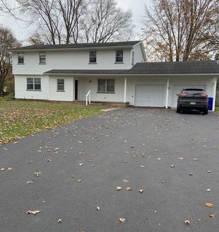 3-Bedroom Townhouse for Rent in Brockport, NY 14420 – $1895/mo | 2 Baths | Updated 2025
