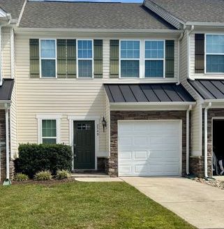 3-Bedroom Townhouse  for Rent in Charlotte, NC 28273 – $1895/mo | 3 Baths | Updated 2025