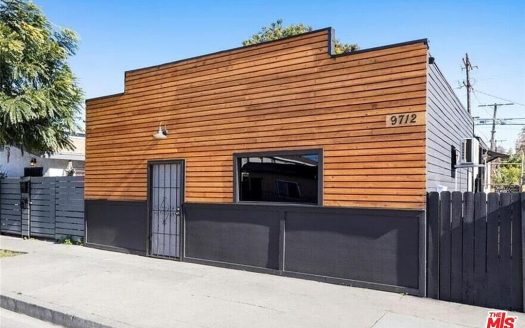 Multi Family Home for Sale in Los Angeles, CA 90003 – 2 Bedrooms, 3 Baths – $469000