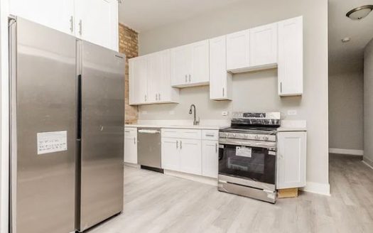 3-Bedroom Apartment for Rent in Chicago, IL 60608 – $2250/mo | 2 Baths | Updated 2025