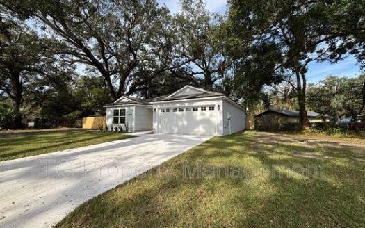 3-Bedroom Single Family Home for Rent in Jacksonville, FL 32209 – $1725/mo | 2 Baths | Updated 2025