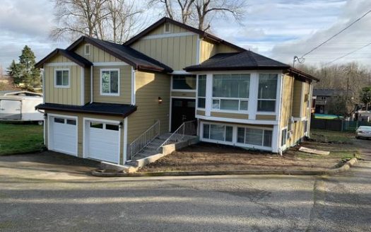 3-Bedroom Single Family Home for Rent in Seattle, WA 98178 – $3200/mo | 2 Baths | Updated 2025