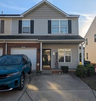 2-Bedroom Townhouse  for Rent in Charlotte, NC 28213 – $2000/mo | 3 Baths | Updated 2025