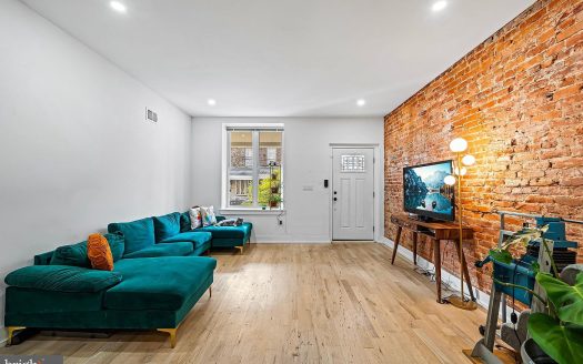 Townhouse for Sale in Philadelphia, PA 19121 – 3 Bedrooms, 5 Baths – $370000