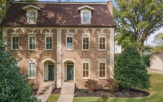 Townhouse for Sale in Nashville, TN 37215 – 3 Bedrooms, 3 Baths – $750000