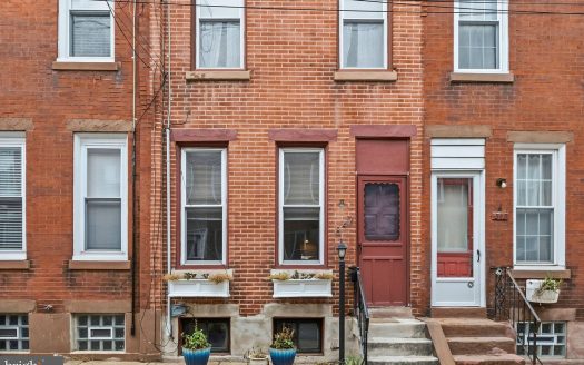 Townhouse for Sale in Philadelphia, PA 19125 – 3 Bedrooms, 2 Baths – $359000