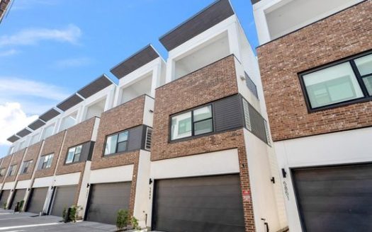 3-Bedroom Townhouse for Rent in Houston, TX 77057 – $3150/mo | 4 Baths | Updated 2025