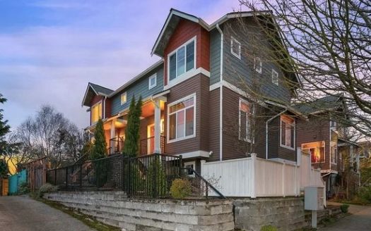 3-Bedroom Townhouse for Rent in Seattle, WA 98117 – $3400/mo | 3 Baths | Updated 2025