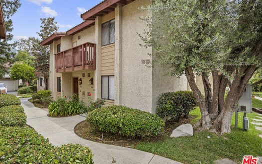 Townhouse for Sale in Woodland Hills, CA 91367 – 2 Bedrooms, 2 Baths – $599000