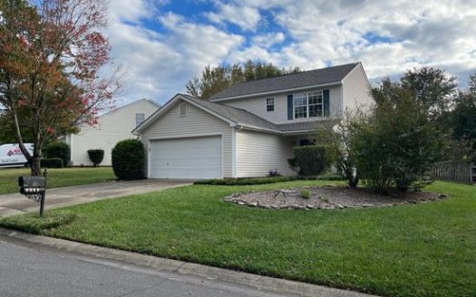 3-Bedroom Single Family Home for Rent in Matthews, NC 28105 – $2000/mo | 3 Baths | Updated 2025