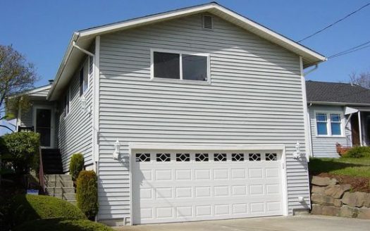 3-Bedroom Single Family Home for Rent in Seattle, WA 98117 – $3900/mo | 3 Baths | Updated 2025