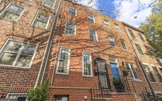 Townhouse for Sale in Philadelphia, PA 19147 – 3 Bedrooms, 2 Baths – $524900