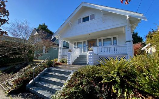 4-Bedroom Single Family Home for Rent in Seattle, WA 98109 – $4900/mo | 3 Baths | Updated 2025