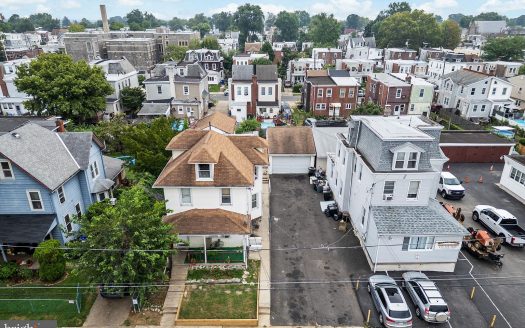 Multi Family Home for Sale in Philadelphia, PA 19111 – 6 Bedrooms, 1 Baths – $499900