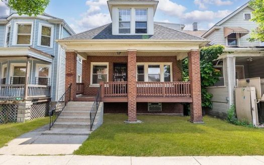 6-Bedroom Single Family Home for Rent in Chicago, IL 60649 – $2295/mo | 2 Baths | Updated 2025