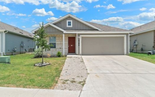 3-Bedroom Single Family Home for Rent in San Antonio, TX 78245 – $1495/mo | 2 Baths | Updated 2025