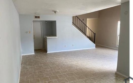 3-Bedroom Townhouse  for Rent in Houston, TX 77039 – $1450/mo | 2 Baths | Updated 2025