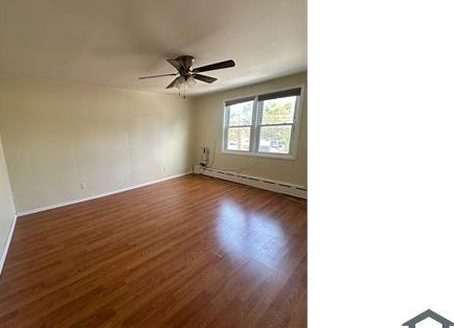 3-Bedroom Townhouse for Rent in Staten Island, NY 10302 – $3600/mo | 1 Baths | Updated 2025