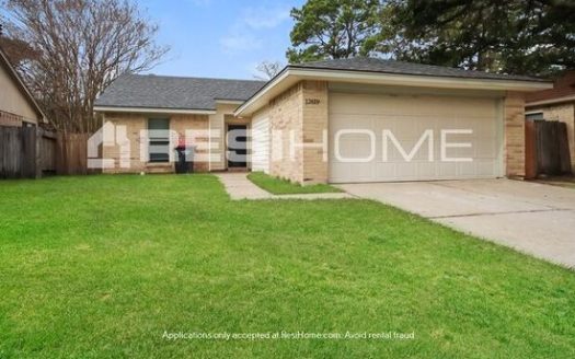 3-Bedroom Single Family Home for Rent in Houston, TX 77070 – $1745/mo | 2 Baths | Updated 2025