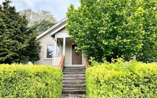 3-Bedroom Single Family Home for Rent in Seattle, WA 98106 – $3395/mo | 1 Baths | Updated 2025