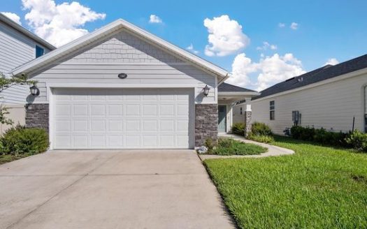 3-Bedroom Single Family Home for Rent in Jacksonville, FL 32256 – $2300/mo | 2 Baths | Updated 2025