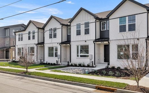 Townhouse for Sale in Nashville, TN 37211 – 3 Bedrooms, 3 Baths – $399900