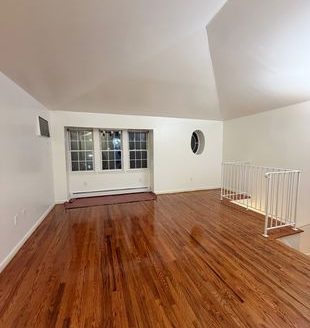 3-Bedroom Townhouse for Rent in Bronx, NY 10461 – $2850/mo | 2 Baths | Updated 2025