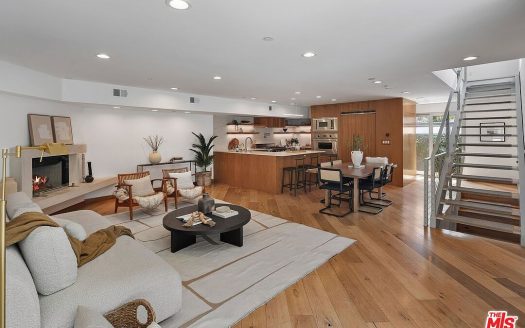 Townhouse for Sale in Venice, CA 90291 – 3 Bedrooms, 3 Baths – $2349000