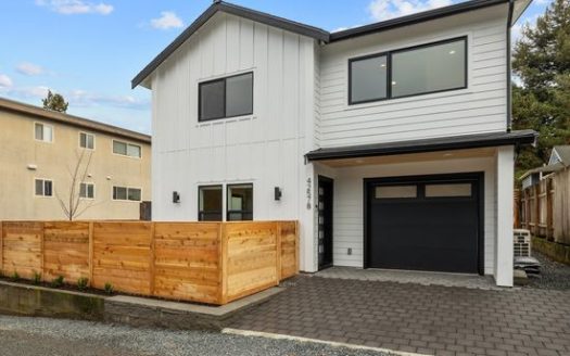 3-Bedroom Apartment  for Rent in Seattle, WA 98199 – $3985/mo | 3 Baths | Updated 2025