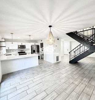 3-Bedroom Townhouse  for Rent in Phoenix, AZ 85016 – $2500/mo | 3 Baths | Updated 2025