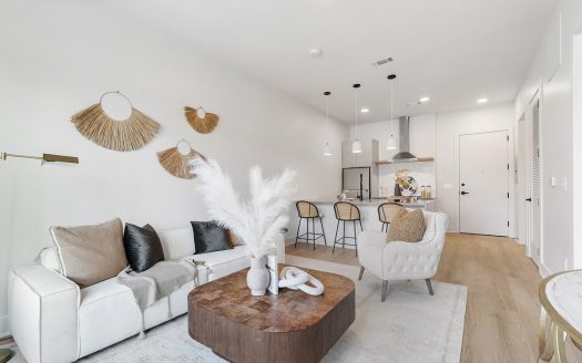 Condo for Sale in Nashville, TN 37216 – 1 Bedroom, 1 Bath – $300000