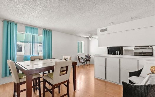 Townhouse for Sale in North Hills, CA 91343 – 3 Bedrooms, 3 Baths – $549000