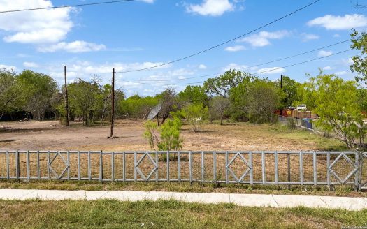 Lot for Sale in San Antonio, TX 78221 – 1 Bedroom, 1 Bath – $190000