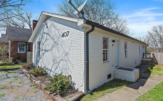 Multi Family Home for Sale in Nashville, TN 37207 – 4 Bedrooms, 1 Baths – $649000