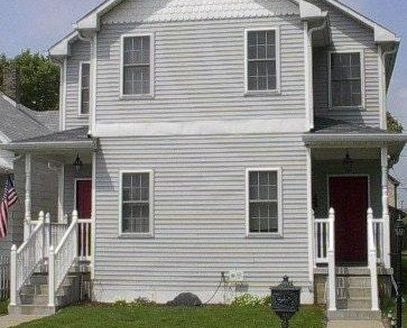 4-Bedroom Townhouse for Rent in Indianapolis, IN 46202 – $1800/mo | 4 Baths | Updated 2025