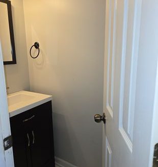 3-Bedroom Townhouse for Rent in Nashville, TN 37217 – $2000/mo | 3 Baths | Updated 2025