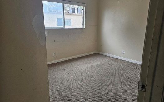 Townhouse for Sale in Burbank, CA 91504 – 3 Bedrooms, 3 Baths – $699900