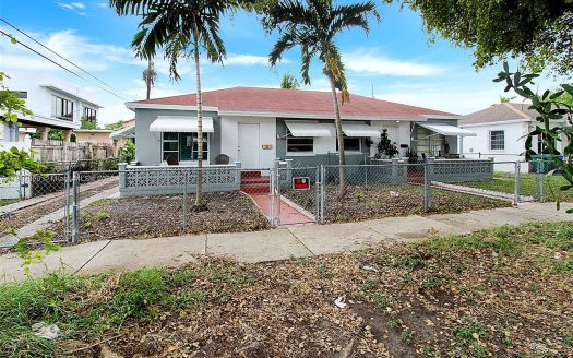 Multi Family Home for Sale in Miami, FL 33133 – 3 Bedrooms, 2 Baths – $750000