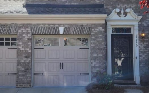 3-Bedroom Townhouse  for Rent in Charlotte, NC 28277 – $2500/mo | 3 Baths | Updated 2025