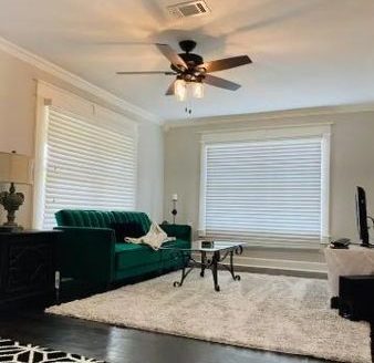 2-Bedroom Townhouse  for Rent in Houston, TX 77009 – $1994/mo | 1 Baths | Updated 2025