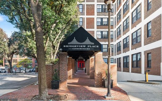 Condo for Sale in Philadelphia, PA 19106 – 1 Bedroom, 1 Bath – $315000